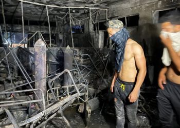 Eksplozija rezervoara s kiseonikom izazvala požar u COVID bolnici za sada 82 stradalih