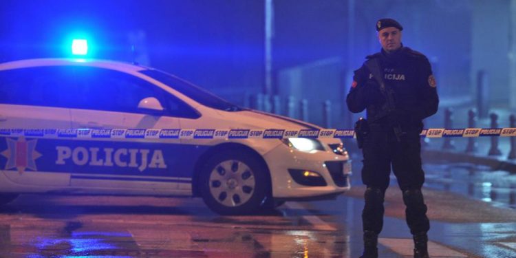 SNAJPERISTA ČEKAO DA ŠAKOVIĆ STANE KRAJ PROZORA: Pronađene fotografije vođe škaljaraca u kriptovanim telefonima UHAPŠENIH SRBA