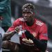 Paul Pogba iftario tokom sinoćnje utakmice Manchester United i AS Roma.