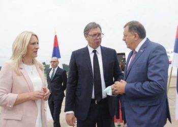 VUČIĆ IGNORISAO DODIKA I PREPUCAVANJE SA FEDERACIJOM: Govorio je 15 minuta, mirni razlaz nije ni spomenuo… (foto i video)