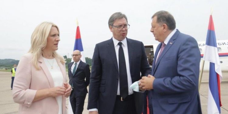 VUČIĆ IGNORISAO DODIKA I PREPUCAVANJE SA FEDERACIJOM: Govorio je 15 minuta, mirni razlaz nije ni spomenuo… (foto i video)