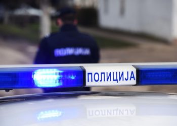 POLIO BENZINOM ŽENI AUTO PA GA ZAPALIO: Policija u Ljuboviji podnela krivičnu prijavu protiv muškarca (33)
