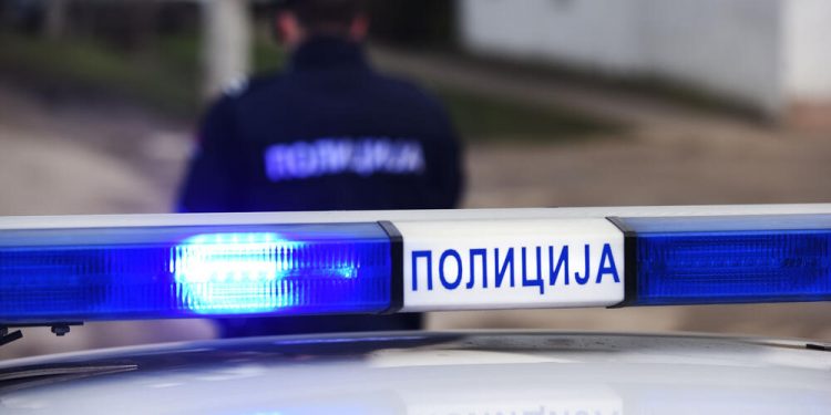 POLIO BENZINOM ŽENI AUTO PA GA ZAPALIO: Policija u Ljuboviji podnela krivičnu prijavu protiv muškarca (33)