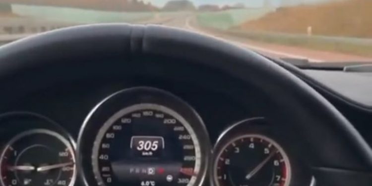 (VIDEO) Novopazarac vozio više od 300 km/h, snimao telefonom, drugi bježali od njega