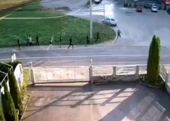 UŽAS U KRAJINI: Procurile snimke pucnjave među migrantima u Velikoj Kladuši (VIDEO)