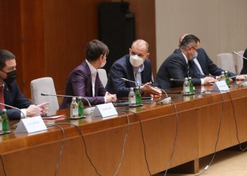 DANAS SE RAZMATRA POPUŠTANJE MERA! Brnabić: Krizni štab u 16 sati