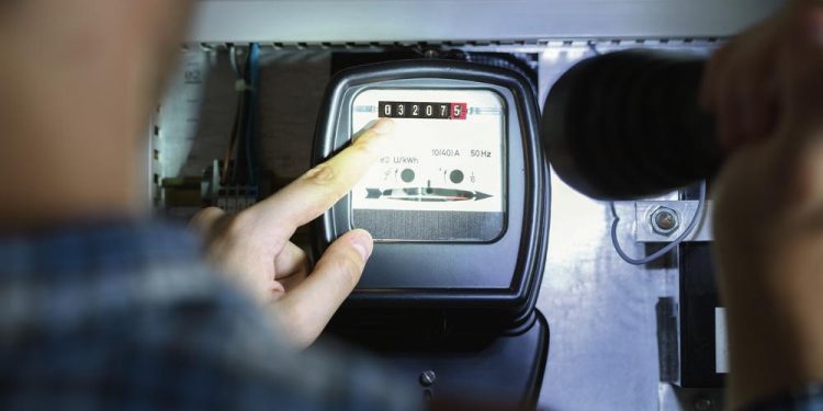Kako do olakšica za besplatne kilovate i koji je uslov da ih dobijete – jeftina struja za još oko 140.000 građana