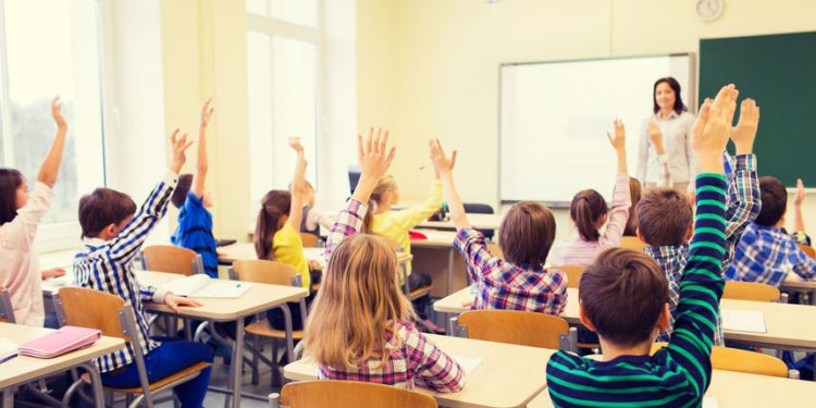 Đaci u klupama od ponedeljka, bez popuštanja drugih mera