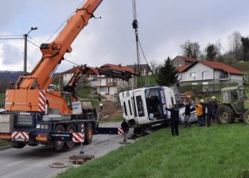 Iz olupine Forda čuli su se jezivi krici, žena koja je spašena u zadnji tren smještena na intenzivnu njegu