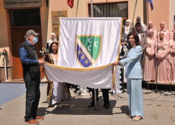 BOŠNJAČKA ZASTAVA JE SIMBOL TEŽNJE KA SLOBODI I MIRU