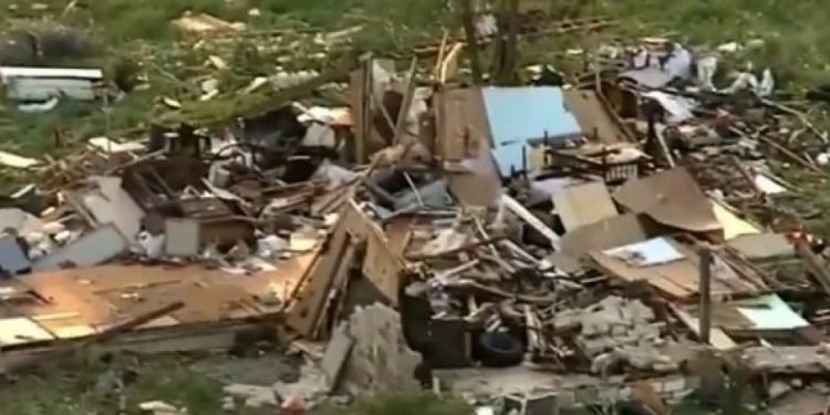 (VIDEO) Avion se SRUŠIO NA KUĆU!
