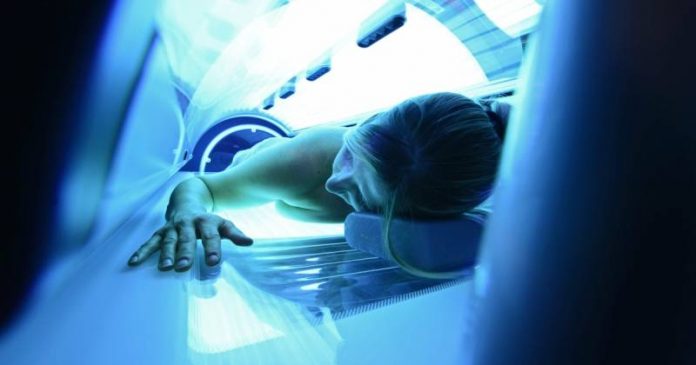 ŽENA PREMINULA U SOLARIJU: PROVELA U NJEMU VIŠE OD DVA SATA
