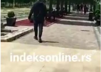 (VIDEO) Muškarac koji je sa sekirom učestvovao u današnjem incidentu u centru Novog Pazara