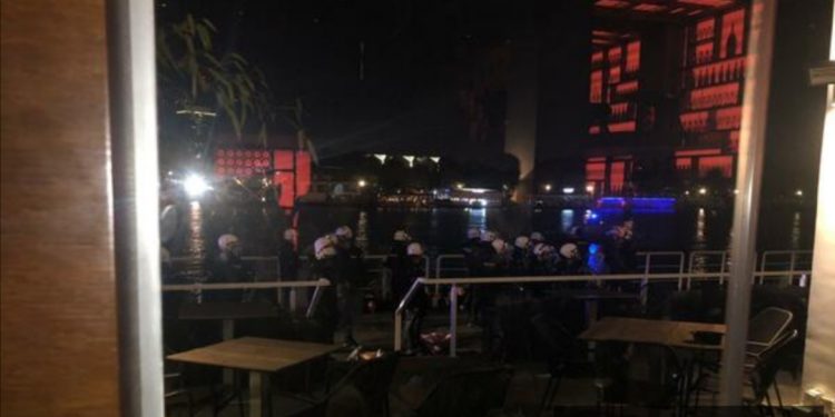 NOVI DETALJI SUKOBA U BETON HALI: Navijači Zvezde napali inspektore u civilu misleći da su Grobari!