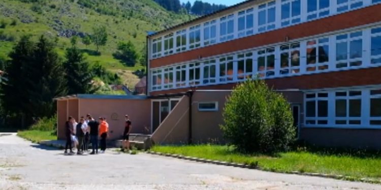 DA LI ĆE BITI PROSLAVE MATURE: Ministarstvo prosvete iznelo OVAJ predlog, Krizni štab odlučuje naredne nedelje