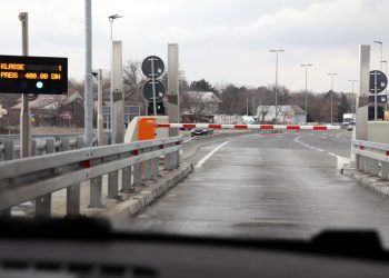 Doživeo infarkt na autoputu “Miloš Veliki”, spasli ga na naplatnoj rampi