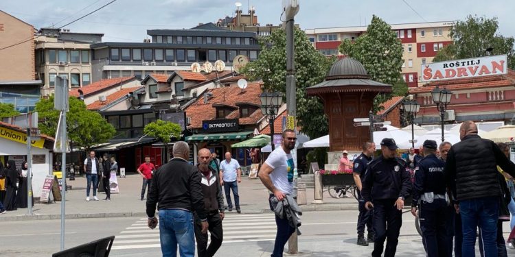 Uhapšeni otac i brat muškarca koji je u sredu pucao u centru Novog Pazara