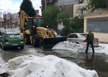 (VIDEO) NEZAPAMĆENO NEVIJEME Zima usred maja: Za manje od sat vremena palo 55 mm leda