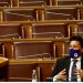 Poslanici opozicije i poslanik GP URA Miloš Konatar i potpredsjednik Vlade Dritan Abazović u Skupštini nosili Srebrenički cvijet