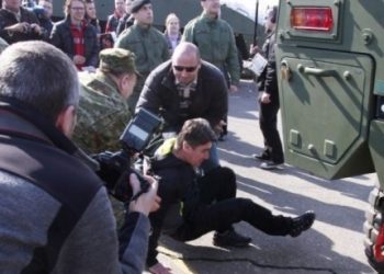 (VIDEO) HIT DRUŠTVENIH MREŽA: HDZ objavio snimak kako Milanović pada s transportera
