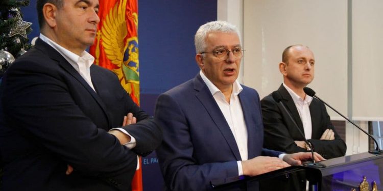 SASTANK PARLAMENTARNE VEĆINE: “Nova Vlada ili vanredni izbori do kraja godine”