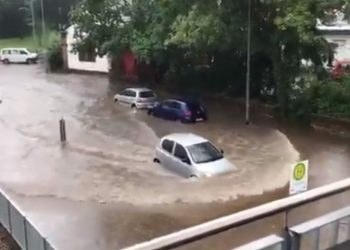 (VIDEO) Snažno nevrijeme pogodilo Njemačku: Pokrenuta klizišta i poplavljene ulice