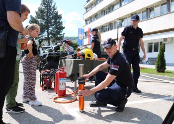 Dan MUP-a obeležen u Novom Pazaru! Predstavljena oprema policije i vatrogasne jedinice