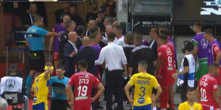 Haos u Izraelu: Sudija jedva došao do VAR monitora, pa poništio gol u 115. minuti
