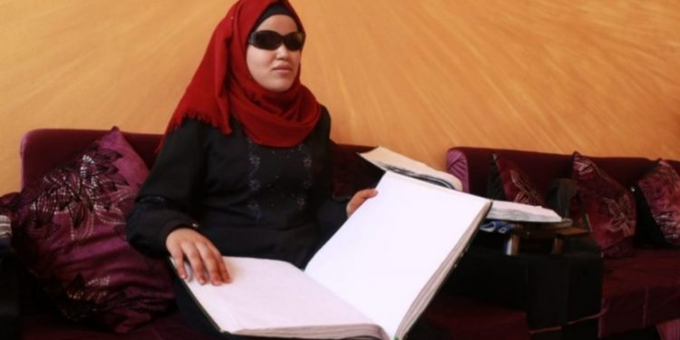 SLIJEPA PALESTINKA NAUČILA KUR’AN NAPAMET I STEKLA DIPLOMU (IDŽAZETNAMU) SA SENEDOM U KIRAETU DO ALLAHOVOG POSLANIKA, S.A.V.S.