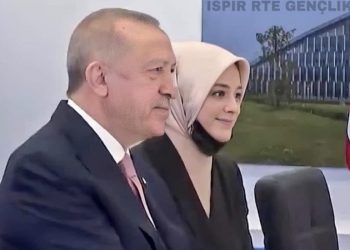 Zanimljiva priča o djevojci koja je bila prevodilac predsjednicima Erdoganu i Bidenu