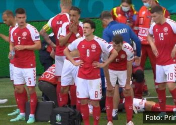 UŽIVO, VIDEO: Danska -Finska JEZIVE SCENE NA STADIONU Danca reanimiraju na terenu, sudija plače, igrači se hvataju za glavu