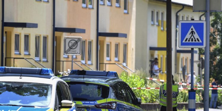U pucnjavi u Nemačkoj dvoje mrtvo, policijska operacija u toku