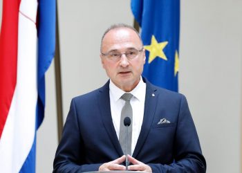 Hrvatski ministar: Srbija mora da prizna Genocid u Srebrnici!