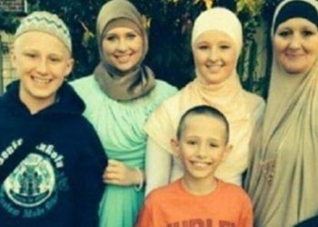 FAMILIJA IZ AUSTRALIJE PRIMILA ISLAM: OSJEĆAJ KOJI IMAŠ KADA PO PRVI PUT IZGOVORIŠ ŠEHADET JE KAO DA TE OBASJA SVJETLOST