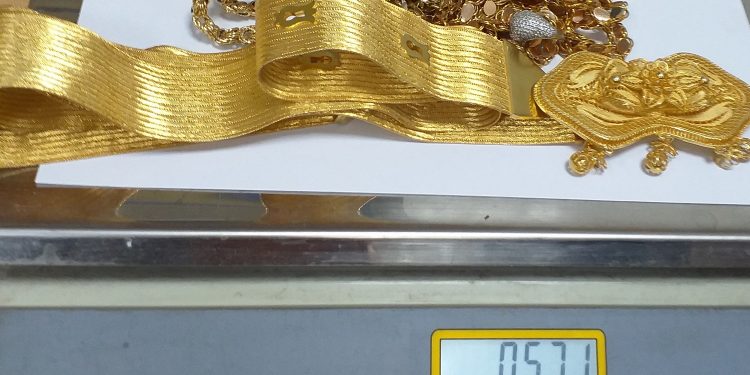 U mercedesu pronađeno skoro 600 grama zlata i gasni pištolj