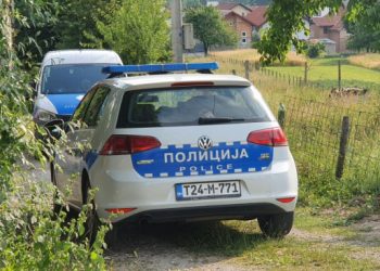 Tragedija u Istočnoj Ilidži: Sin pajserom UBIO OCA, pretukao majku