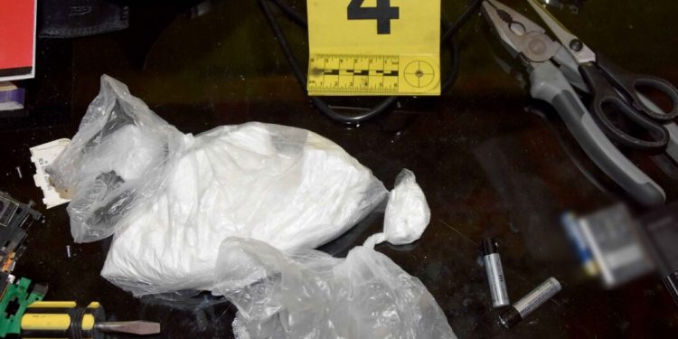 Zaplenjeno više kilograma narkotika i uhapšene četiri osobe