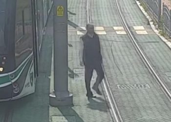 (VIDEO) JUNAK DANA: Vozač tramvaja u Turskoj humanim činom ODUŠEVIO CIJELI SVIJET
