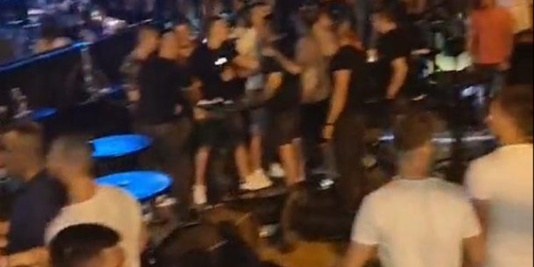 (VIDEO) BUDVA: Na koncertu Ace Lukasa potukle se djevojke, a onda i momci