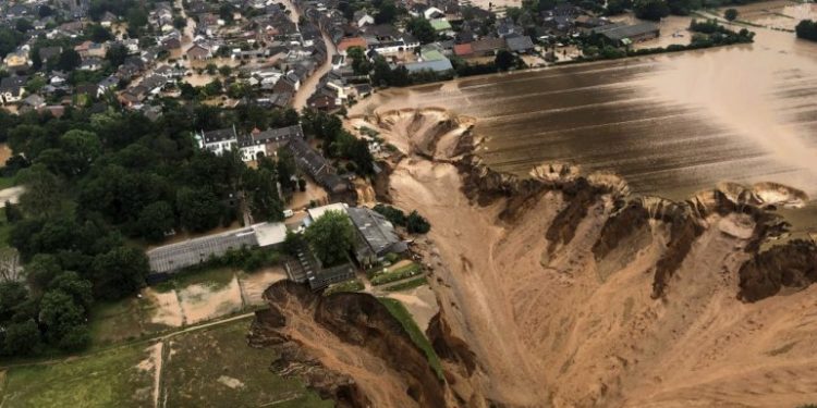 NIJE DOBRO U NJEMAČKOJ: Nastavlja se katastrofa, pukla brana…