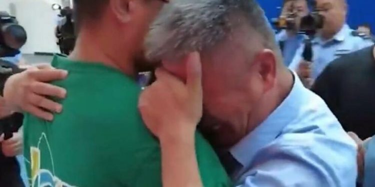 (VIDEO) Našao otetog sina posle 24 godine