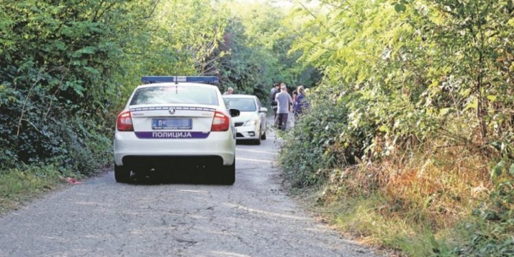 MAŠINA ZA PUTEVE SAMLELA ŽENU dok je pokušavala da pobegne