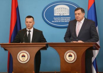 BOKS MEČU U ZGRADI SNSD- a: Lukač nokautirao Dodika?
