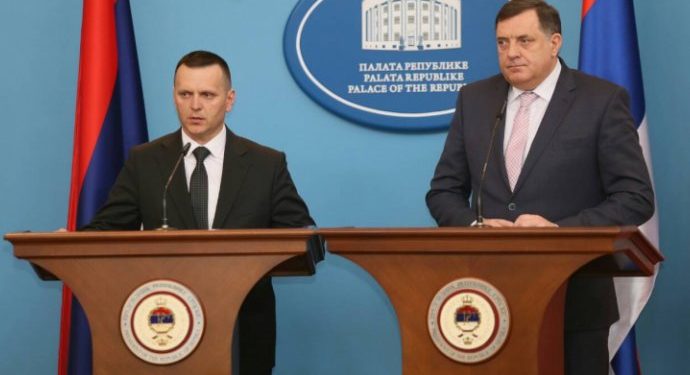 BOKS MEČU U ZGRADI SNSD- a: Lukač nokautirao Dodika?