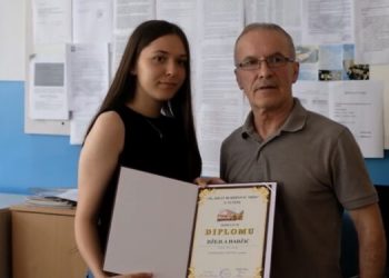 (VIDEO) Tutin diplome i nagrade za najbolje učenike