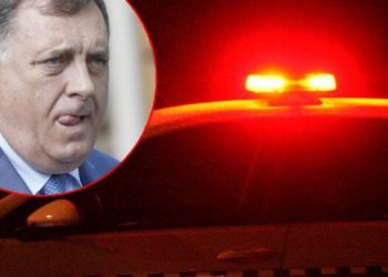 PRIJETIO IM DA ĆE ‘ZVATI DODIKA’: PIJANI MUŠKARAC POTEGAO PIŠTOLJ NA POLICAJCA U LAKTAŠIMA