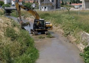 (VIDEO) Započelo čišćenje korita Vidrenjaka i Pečaonice u Tutinu