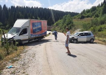 (FOTO) U saobraćajnoj nesreći povrijeđen načelnik Opštinske uprave Tutin