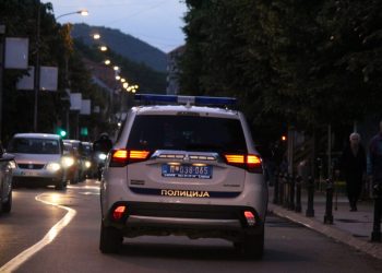 DRAMA U NOVOM PAZARU! Mladić preti da će da izvrši samoubistvo