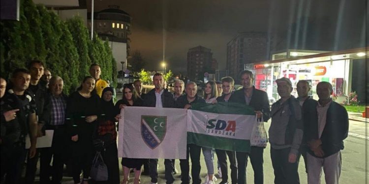 Članovi SDA iz Tutina otputovali na dženazu u Srebrenicu